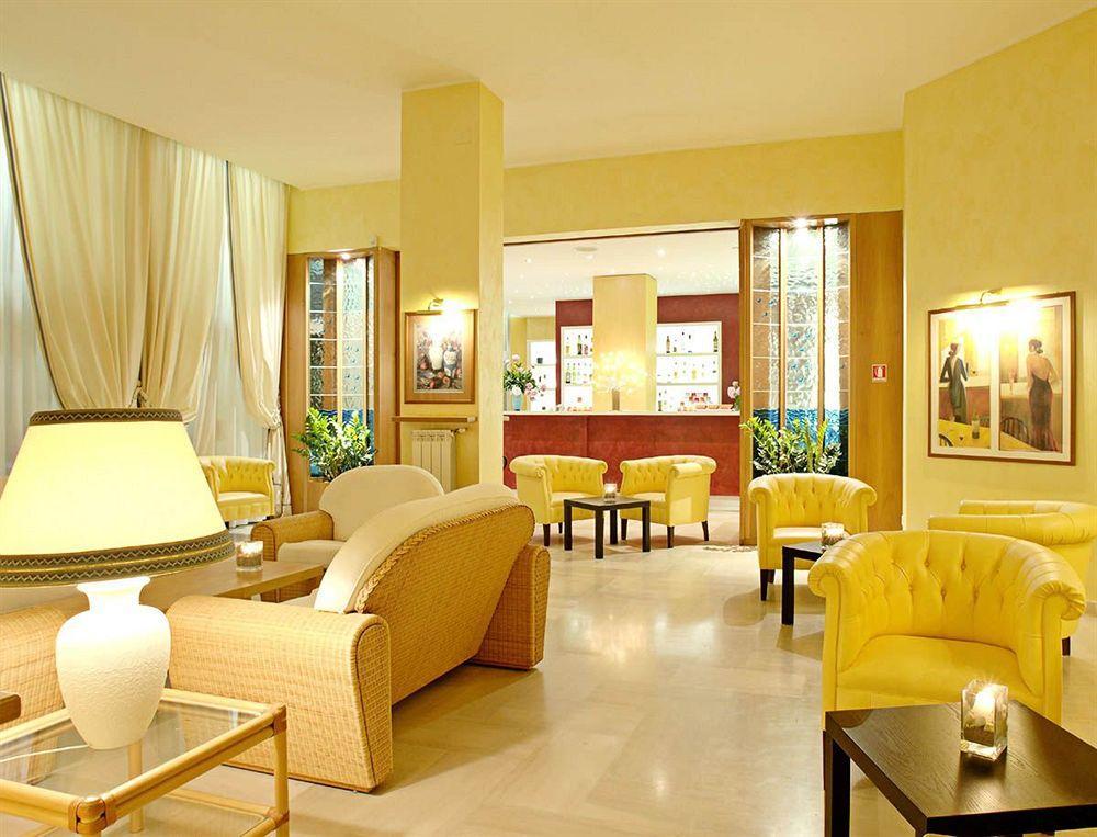 Residence Oliveto Ceriale Luaran gambar