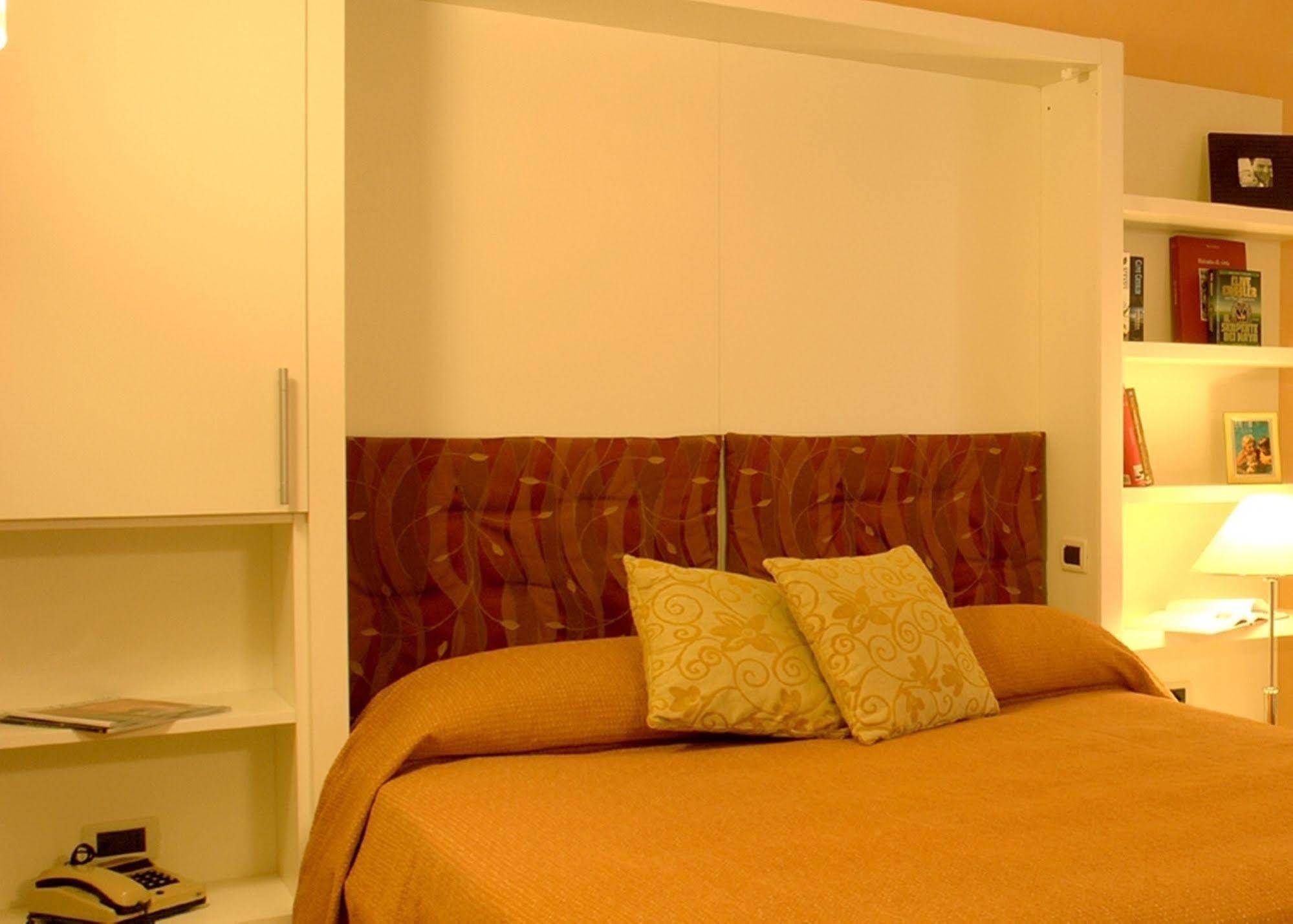 Residence Oliveto Ceriale Luaran gambar